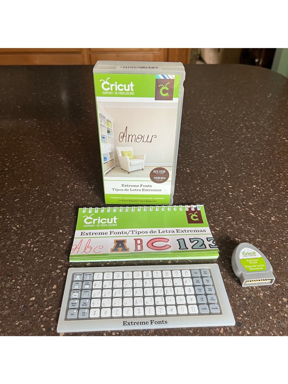 Provo Craft Cricut Cartridge Amour Extreme Fonts/Tips Complete